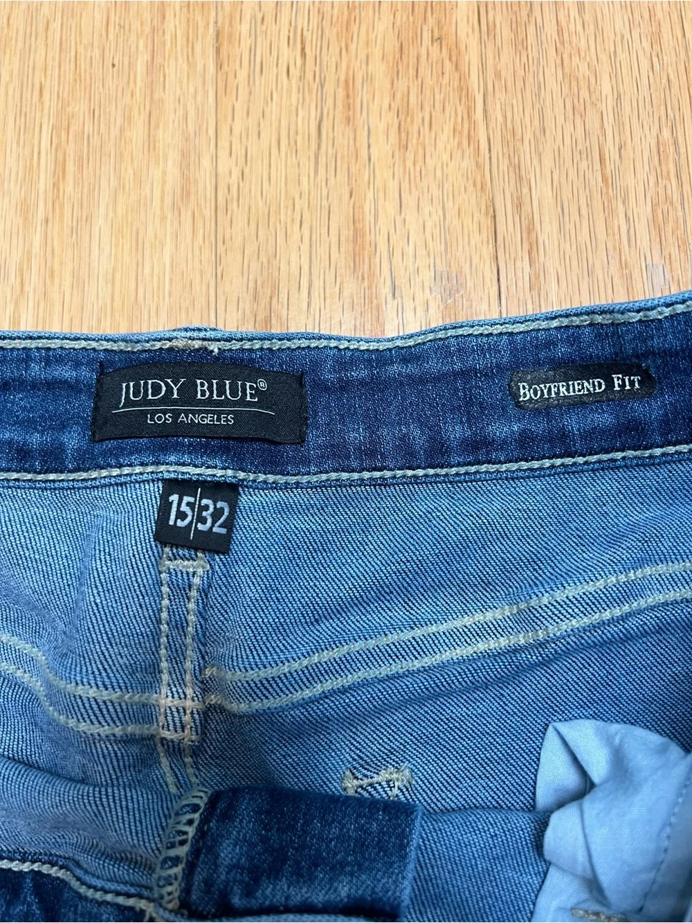 Judy Blue Los Angeles Distressed Boyfriend Jeans